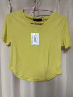 イエロー Vネック ショート丈 Tシャツのサムネイル