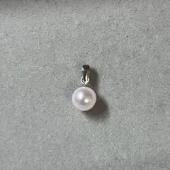アコヤ真珠　ペンダントトップ　K18 ホワイトゴールドカラー