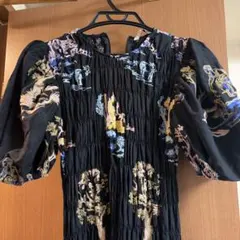 ZARA 刺繍入り シャーリングワンピース ブラック XS