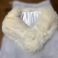 ホワイトファーショール