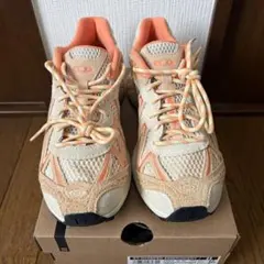 サレヘ・ベンバリー × ニューバランス 2002Rデザートゴールド27.5cm 