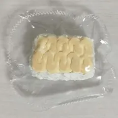 Qmii studio　ソフトチーズ感　ケーキ　スクイーズ