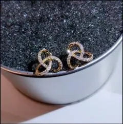 ピアス 三連フープ ラインストーン カジュアル レディース ゴールド