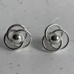 Tiffany & Co. インフィニティ ピアス 両耳 - メルカリ