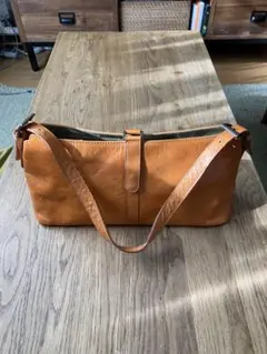 sarai(サライ)ベジタブルレザーハンドバック(キャメル)