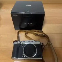 FUJIFILM X-T5 シルバーのサムネイル