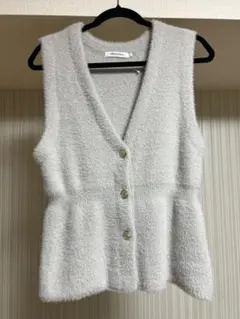 ★新品未使用★ ミニシャギーペプラムベスト