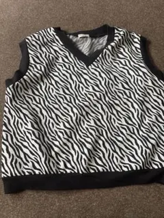 未使用品C.O.L.Z.A ゼブラ柄 春ベスト M