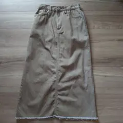 アメリカンホリック　ベージュ　カーキ　タイトスカート　裾切りっぱなし