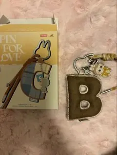 ラブブ　pin for love　イニシャル　アルファベット　ペンダント 「B」