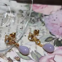 【118】ラベンダーのドロップのピアス 　　　ハンドメイド