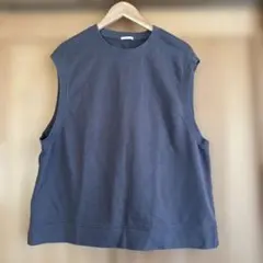 GU グレー ノースリーブ ベスト
