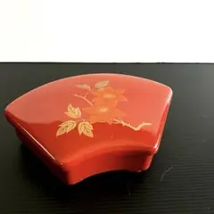 扇面型 菓子器 喰籠 朱塗り 花柄 昭和レトロ