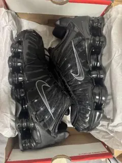 NIKE Shox TL ブラック AV3595-002のサムネイル