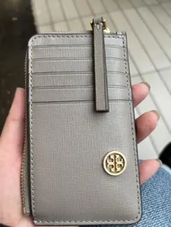 Tory Burch 皮革 カードケース 6スロット
