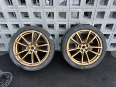 19インチ ゴールド ホイール 多スポークのサムネイル