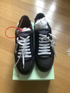off-white スニーカー