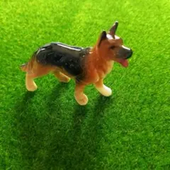シェパード　陶器　☆ 置物 　フィギュア　犬　警察犬
