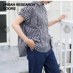 URBAN RESEARCH DOORS 半袖タックワイドシャツ ギンガム