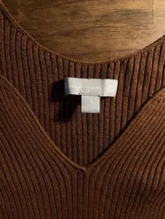 【廃盤】マメクロゴウチ ユニクロコラボ　ニットブラウン Vネック 長袖 トップス