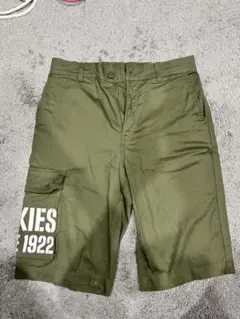 グリーン ショートパンツ