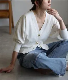 未使用 ボンジュールサガン ゴールドボタンパフスリーブVネックニットカーディガン