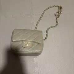 キルティングデザイン ショルダーバッグ クリーム色