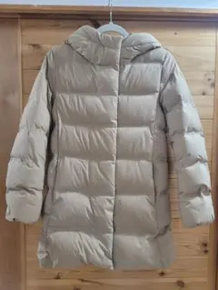 ユニクロ ベージュ ダウンコート 美品