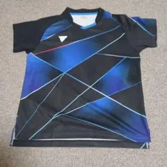 卓球用ウェア 黒と青 幾何学模様