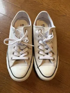 CONVERSE Chuck Taylor ベージュスニーカー