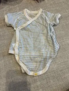 ユニクロ　水色と白のストライプロンパース