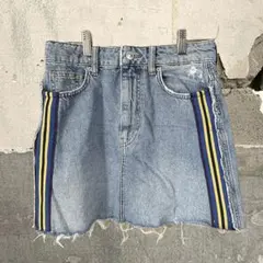 Bershka ベルシュカ デニムスカート ミニスカート ダメージデニムのサムネイル