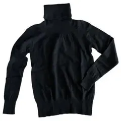 プーラフリーム 黒 ウール タートルネックセーター