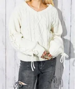 【GORGE】《袖レースアップ×ケーブル編み》モールニット Vネックプルオーバー