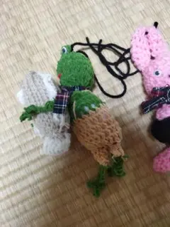 カエルとウサギのあみぐるみ