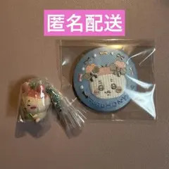 ちいかわ　古本屋　カニ　刺繍缶バッジ　2点セット