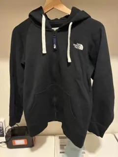 THE NORTH FACE 黒 ジップアップパーカー