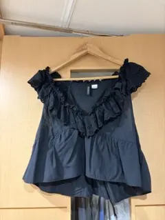 【H&M】フリル付きブラックノースリーブ M