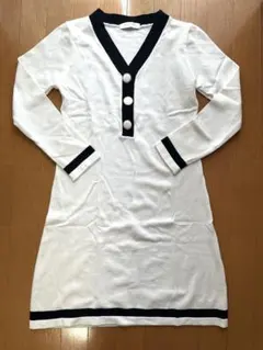 ホワイト Vネック ミニワンピース 長袖
