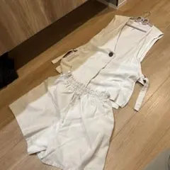 クリーム色リネン風セットアップ