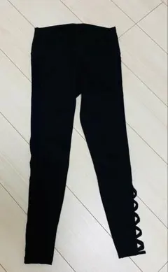 Sサイズ ヨガパンツ 波状カットアウトデザイン