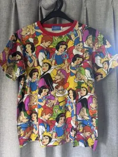 【東京ディズニーリゾート Tシャツ】 白雪姫 総柄 Tシャツ Mサイズ