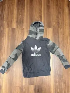 adidas メンズ カモフラ柄 パーカー フーディー
