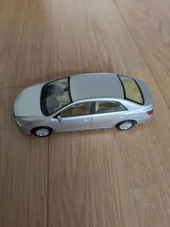 トヨタ アリオン ミニカー シルバー　模型　サンプル