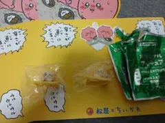 松屋 ちいかわ フィギュア 2個セット うさぎ ラッコ ピック マット付き