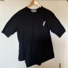 CDG アシメントリー　ロゴTシャツ ワンポイントのサムネイル