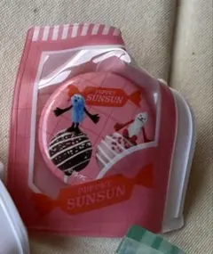 パペットスンスン キャンディストア スライドポーチ付き缶バッジ②