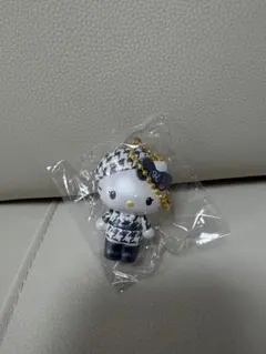サンリオ　ハローキティ 千鳥柄 シークレットマスコットチャーム　ベレー帽