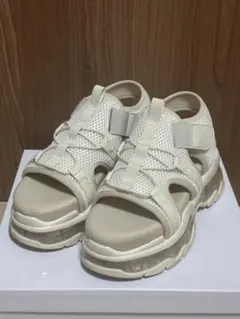 RODEO CROWNS 厚底サンダル