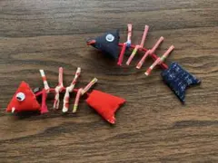 【ハンドメイド】和柄布の魚の骨ブローチ 2個セット（未使用）